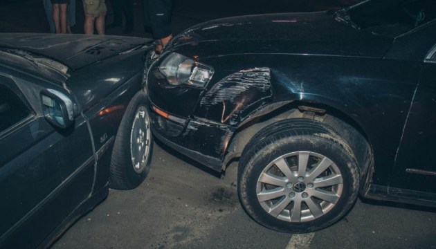 В Киеве пьяный водитель Honda на «евробляхах» разбил 7 машин возле ТРЦ / Фото: Информатор