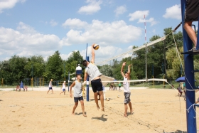 З 17 по 19 червня на пляжі «Стрілка» проходив відкритий чемпіонат Миколаєва серед юніорів з пляжного волейболу