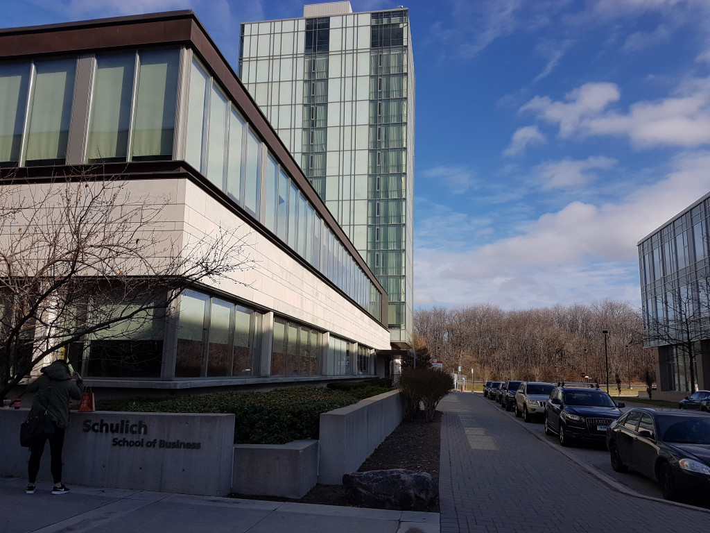 Школа бізнесу Schulich School of Business в 2017 році була визнана Forbes найкращим університетом в Канаді для отримання ступеня МБА