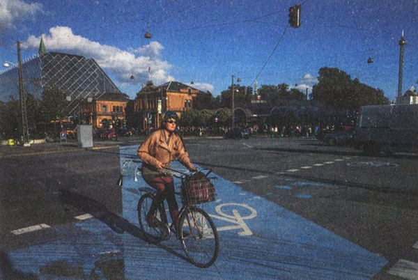 Увага городян переключилася з автомобіля на велосипед тільки після того, як міська влада почала інвестувати в якісну велосипедну інфраструктуру   [61]