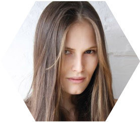 Алла Костромічёва - українська модель, в 2009 році потрапила в  десятку кращих нових осіб за версією сайту Models