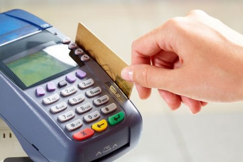 Як розплачуватися банківською картою