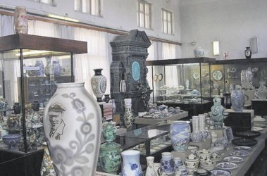 25 січня 2011, 10:18 Переглядів:   Тендітні раритети переїхали з заводського музею в Харків