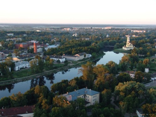 Один з найдавніших російських міст Суздаль розкинувся на північних просторах Володимирській області в 30 км від обласного центру і в 220 км від Москви