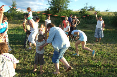 14 августа 2012, 10:05 Переглядів:   Діти граються на свіжому повітрі